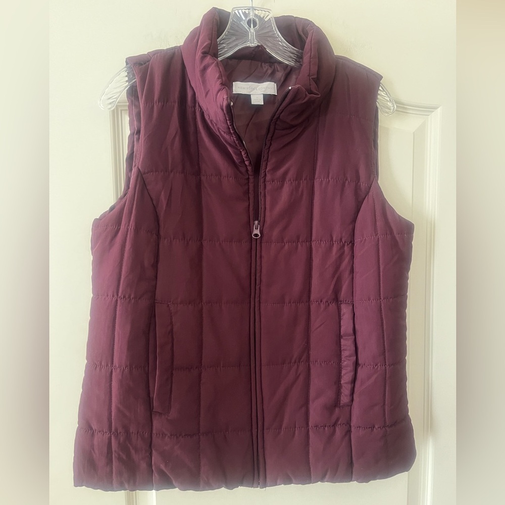 New York & Company Cranberry Quilted Vest Women’s Size Medium - Picture 1 of 15